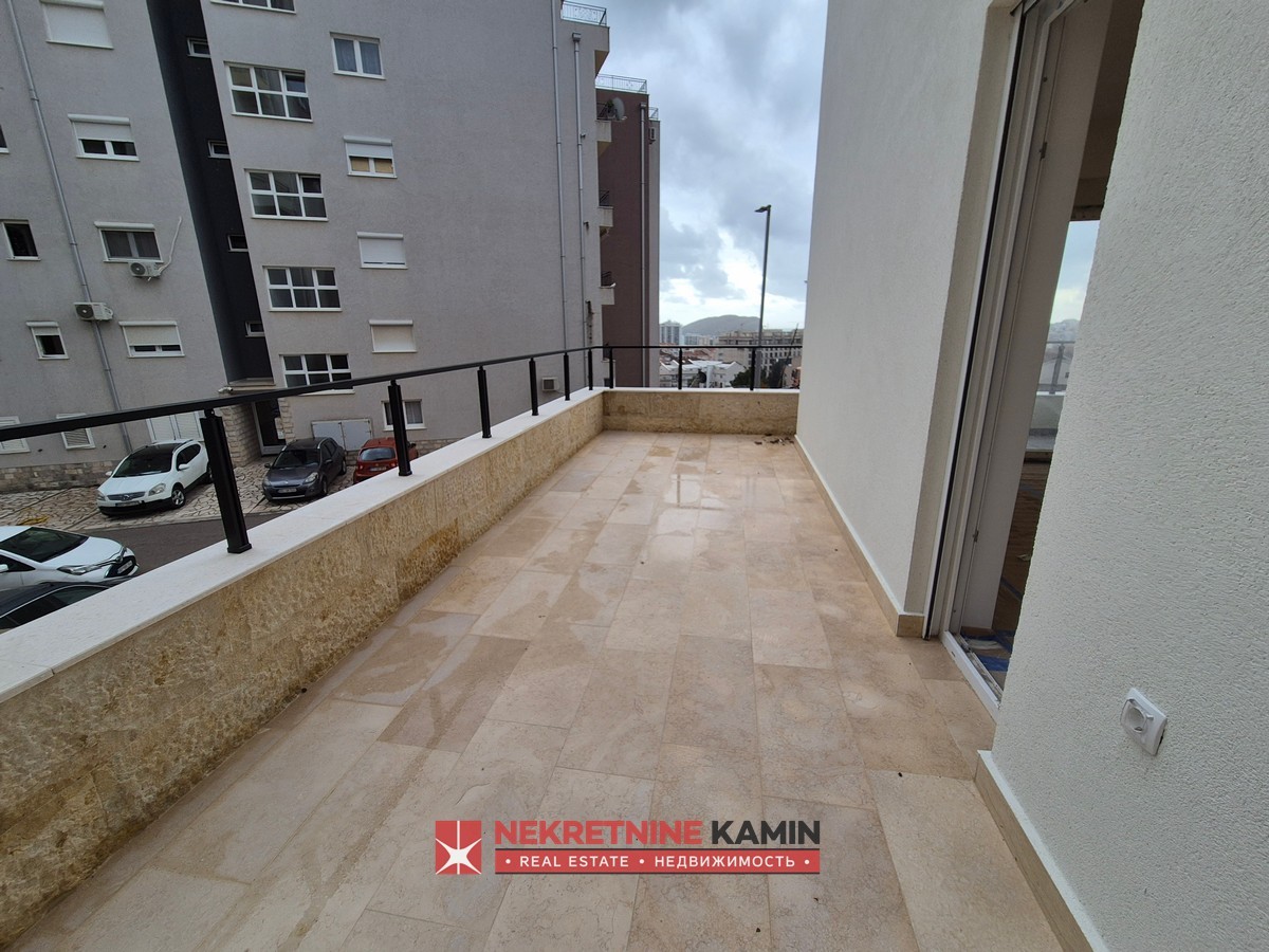 Prodaje se dvosoban stan u novogradnji, Dubovica, Budva 